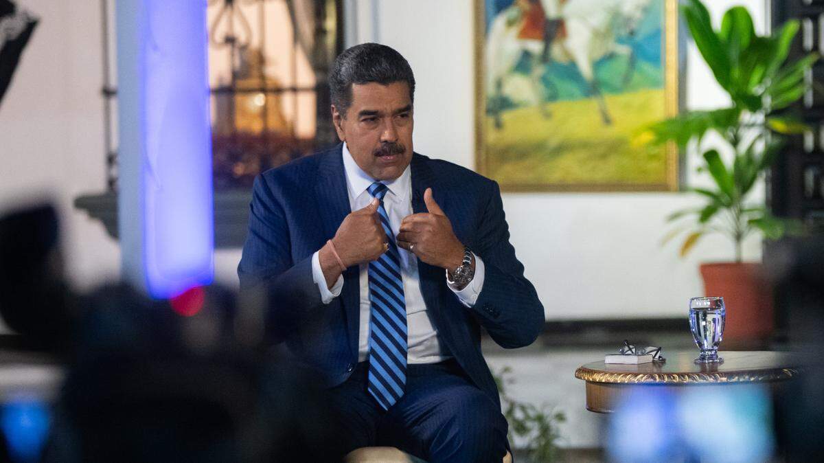 El gobernante de Venezuela, Nicolás Maduro, es entrevistado en Caracas por la agencia china de noticias Xinhua, en esta foto de archivo del 11 de septiembre de 2023.