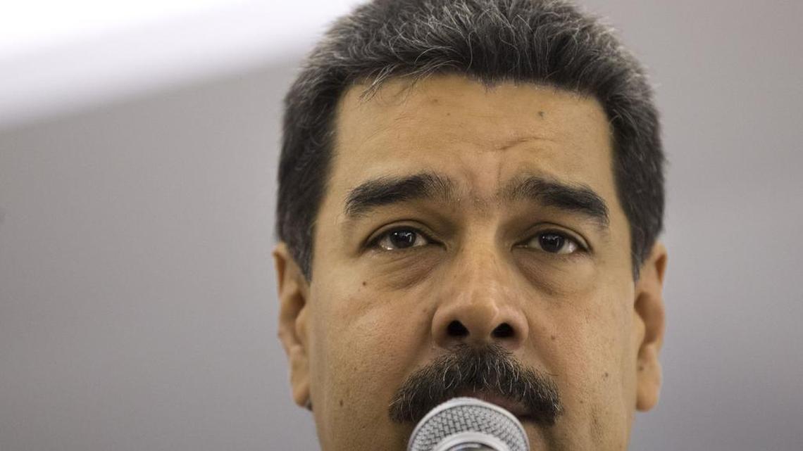 El presidente venezolano Nicolás Maduro habla con la prensa en Caracas el 5 de abril del 2018.