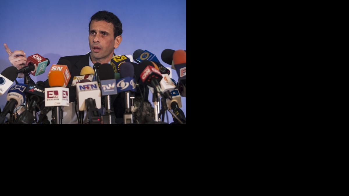 
 El gobernador del Estado Miranda y ex candidato presidencial de la oposición venezolana, Henrique Capriles, ofrece una rueda de prensa el miércoles 14 de enero 2015, en Caracas (Venezuela). . EFE/Santi Donaire
