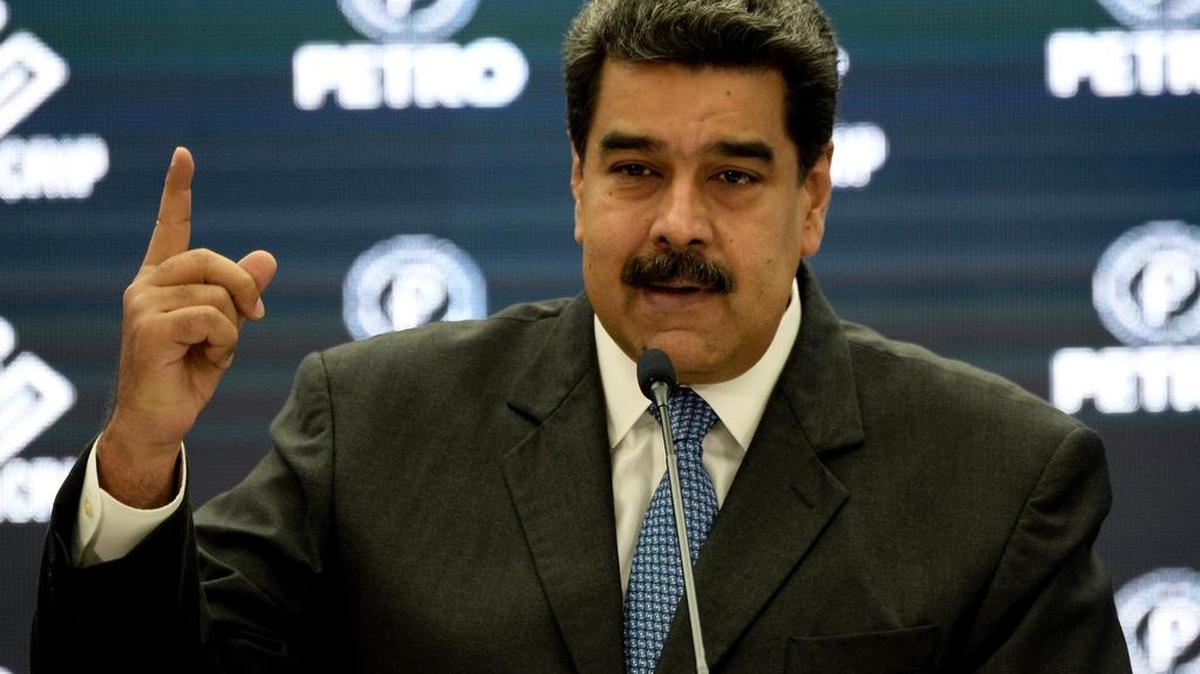The president of Venezuela, Nicolás Maduro, delivers a speech during a press conference to launch the international cryptocurrency trade on October 1, 2018.
