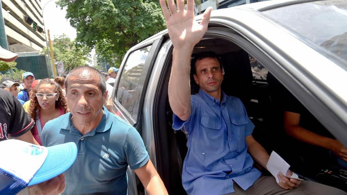 El líder opositor venezolanoHenrique Capriles durante la marcha del miércoles en Caracas para exigir el avance del revocatorio.