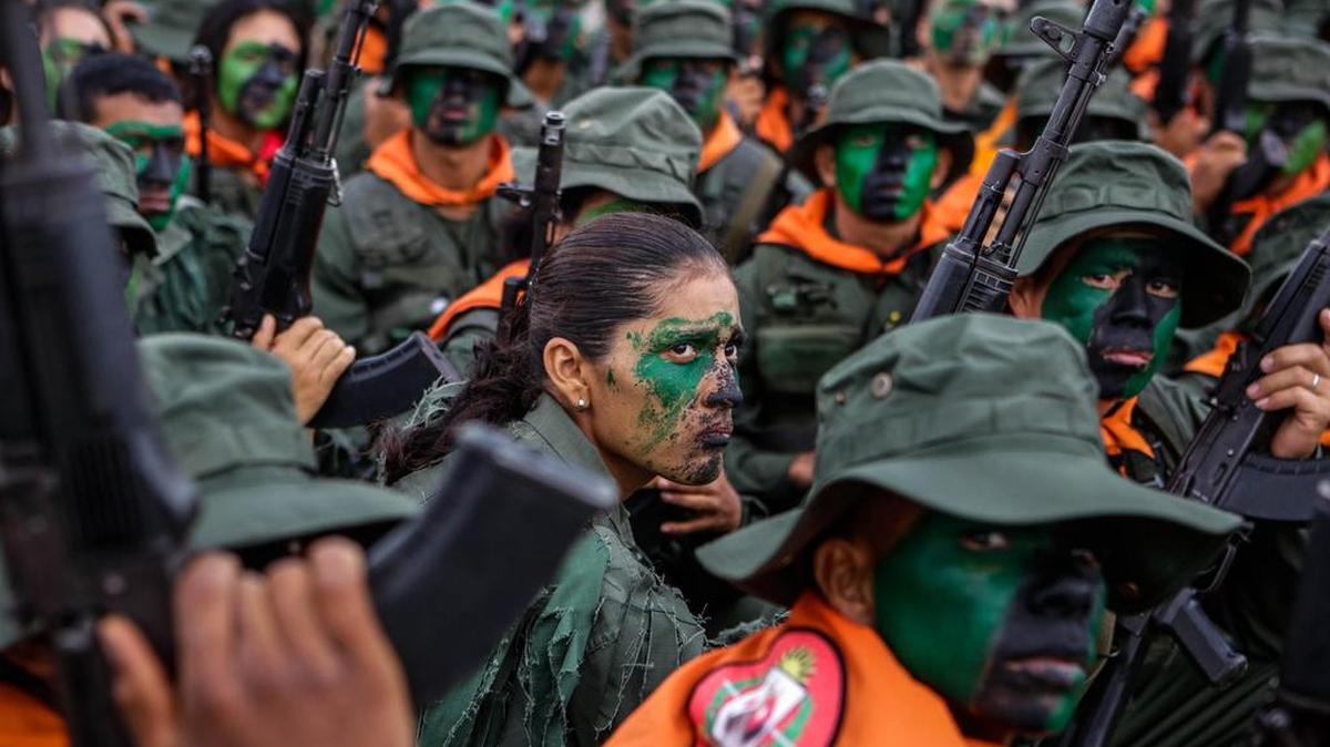 Tropas participan en un acto para conmemorar el día de la Batalla de Carabobo y el Día del Ejército Bolivariano el sábado 24 de junio de 2017, en Caracas (Venezuela).