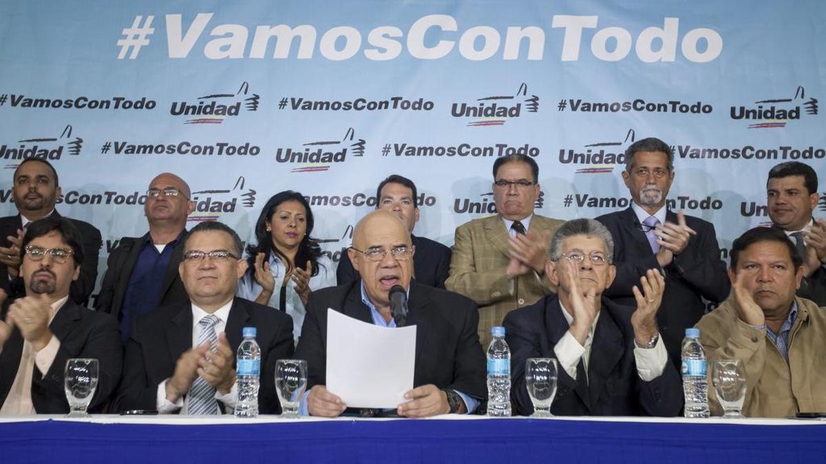 La oposición perdió apoyo por la “decepción que generó” entre sus seguidores el inicio del diálogo, justo después de que el poder electoral suspendiera el proceso para un referéndum revocatorio del mandato del presidente Nicolás Maduro.