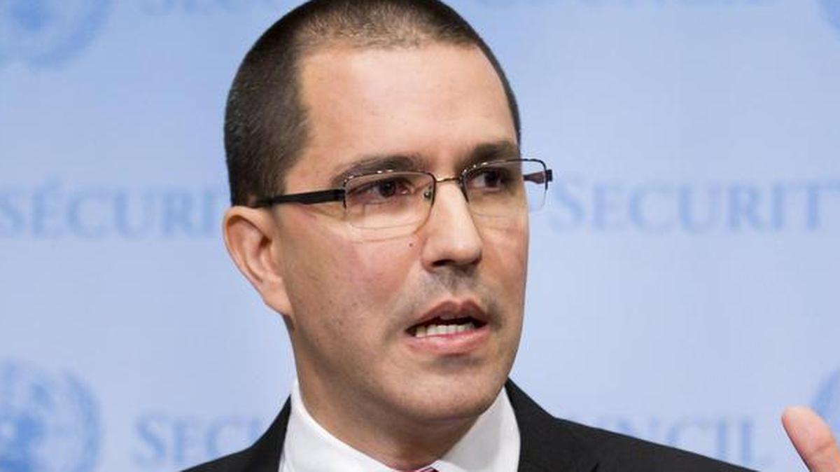 El ministro de Asuntos Exteriores venezolano, Jorge Arreaza, se dirige a los medios en una conferencia de prensa durante la Asamblea General de Naciones Unidas en su sede en Nueva York, Estados Unidos, el 25 de septiembre de 2017.