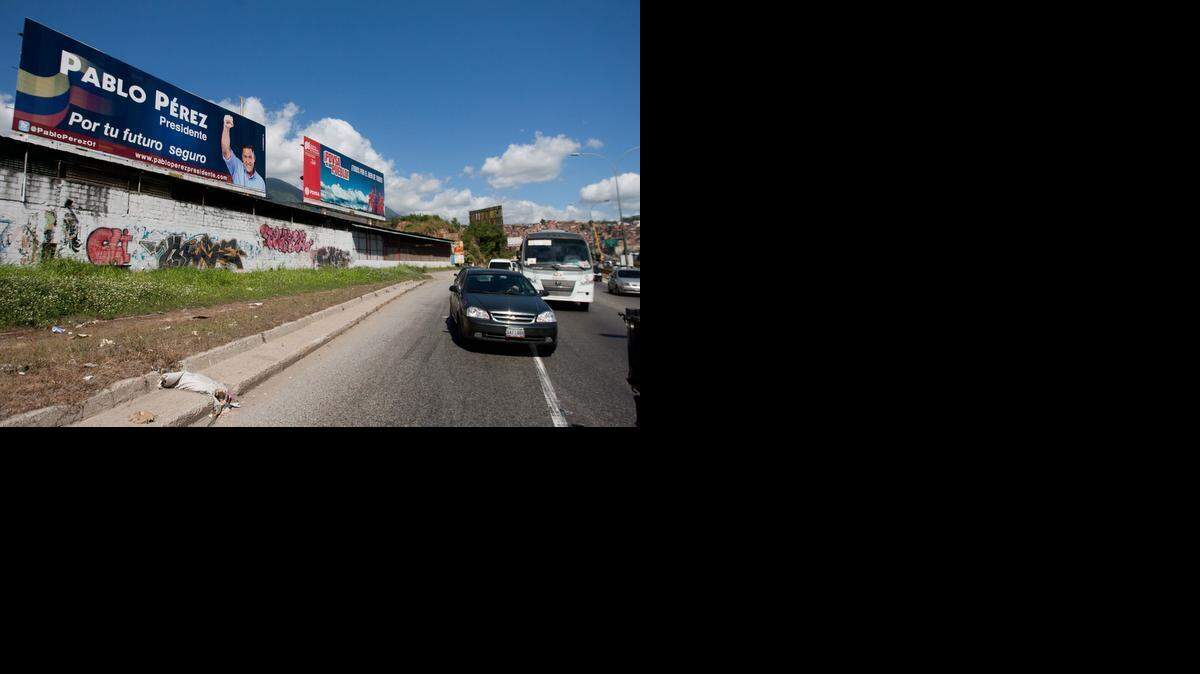 
Vista general de vallas con propaganda política de algunos candidatos de la oposición venezolano, durante la campaña para las primarias del 2012.
