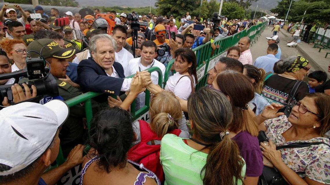 El secretario general de la OEA, Luis Almagro, visitó este viernes el Puente Internacional Simón Bolívar, en la frontera entre Colombia y Venezuela.