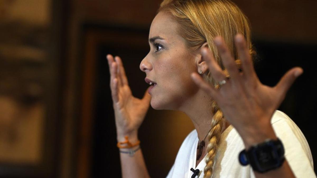 La venezolana Lilian Tintori, esposa del opositor encarcelado Leopoldo López, durante una entrevista en Caracas.