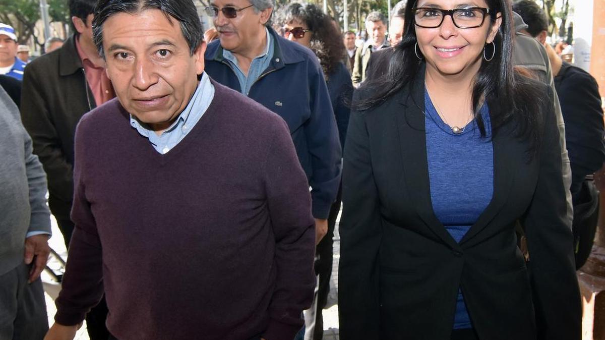 La canciller venezolana, Delcy Rodríguez, y su par boliviano, David Choquehuanca, llegan a una reunión con el presidente de Bolivia, Evo Morales, hoy, viernes 28 de octubre de 2016, en la ciudad central de Cochabamba.