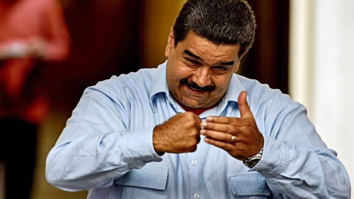 El presidente venezolano Nicolás Maduro hace un gesto durante un discurso en el Palacio de Miraflores, este jueves 7 de abril en Caracas, Venezuela.