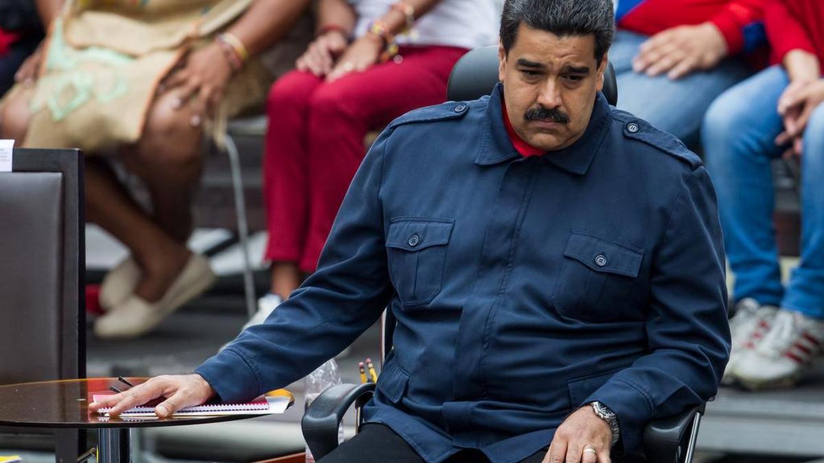 El presidente de Venezuela, Nicolás Maduro, participa en una manifestación en apoyo al Gobierno, el 14 de abril de 2016, en Caracas.
