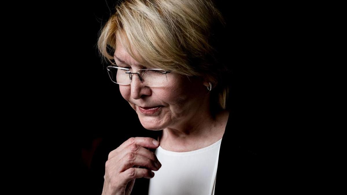 La fiscal general de Venezuela, Luisa Ortega Díaz, ofrece declaraciones a periodistas el martes 13 de junio de 2017 en Caracas, Venezuela.