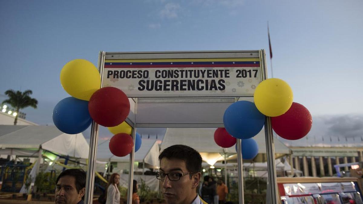 Una caja de sugerencias del proceso Constituyente durante un evento en Caracas, Venezuela, el jueves 4 de mayo de 2017.