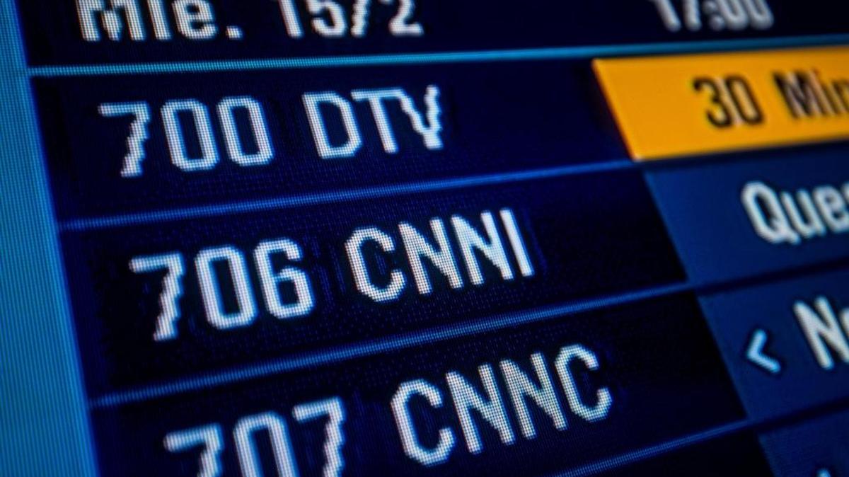 Fotografía de la pantalla de un televisor donde se observa la parrilla de canales de noticias; se excluye al canal "CNN en Español", hoy, miércoles 15 de febrero de 2017, en Caracas, Venezuela. La Comisión Nacional de Telecomunicaciones (Conatel) de Venezuela abrió hoy un "procedimiento sancionatorio administrativo" contra el canal de noticias CNN en Español por "presuntamente" atentar "contra la paz y la estabilidad democrática" del país.