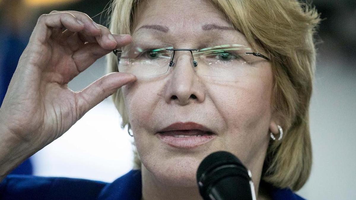 La fiscal general de Venezuela, Luisa Ortega Díaz, ofrece declaraciones el lunes 19 de junio de 2017, en Caracas (Venezuela).