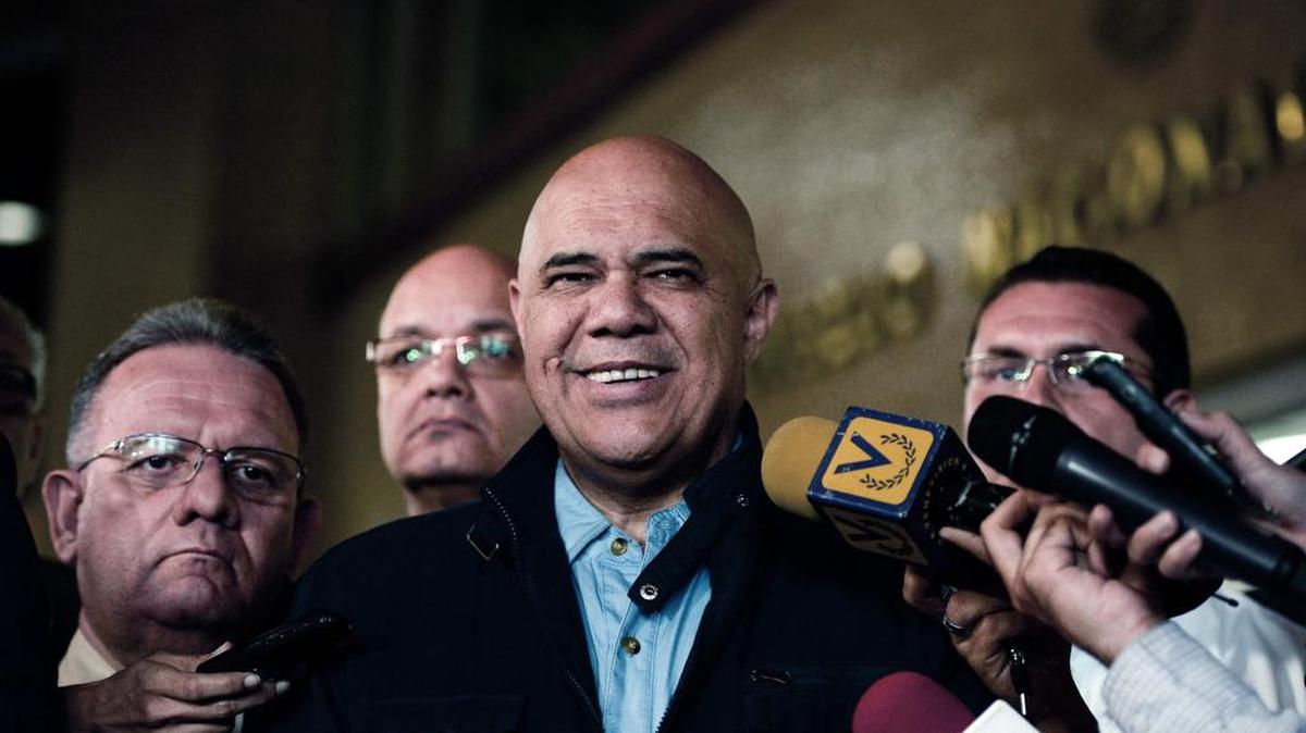 El secretario ejecutivo de la opositora Mesa de la Unidad Democrática (MUD), Jesús Torrelba, aseguró que “es perfectamente posible, desde el punto de vista técnico”, que el referendo revocatorio se realice “a más tardar en octubre”.