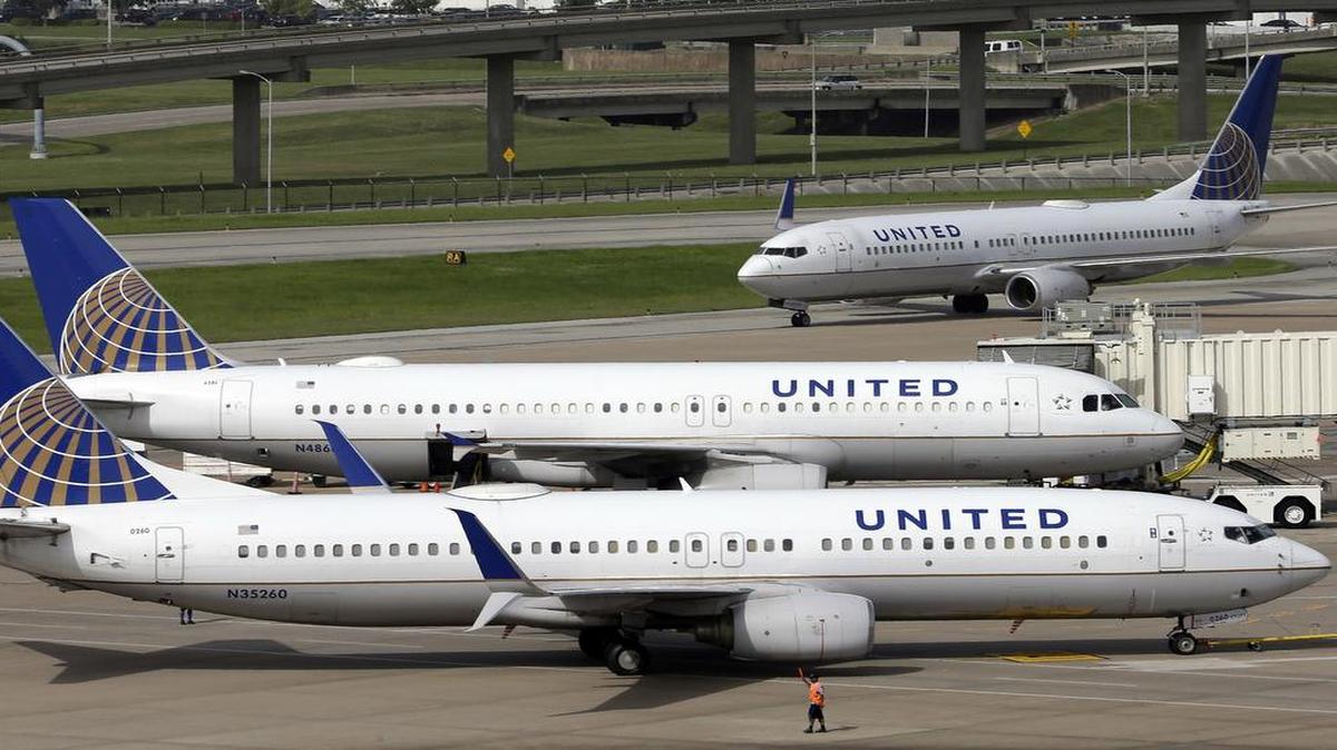 Varios aviones de United Airlines en el aeropuerto George Bush Intercontinental de Houston, en julio del 2015.