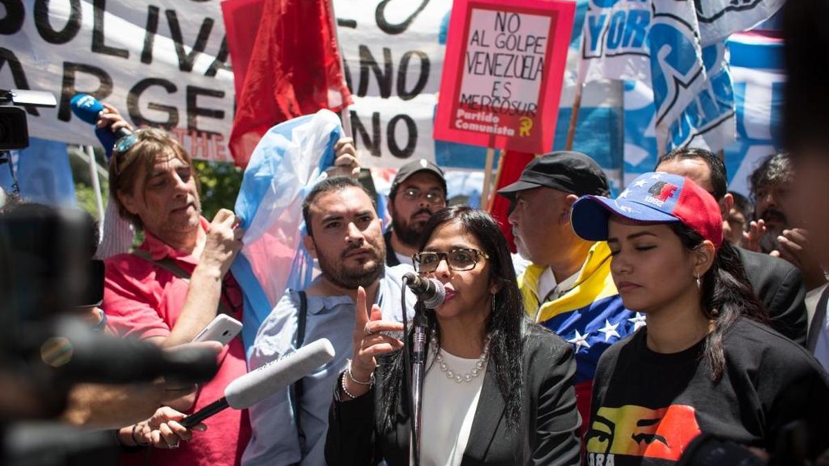 La canciller de Venezuela, Delcy Rodríguez, en foto de archivo en diciembre del 2016. La Cancillería venezolana rechazó que el Senado de Estados Unidos aprobara una resolución en apoyo a una solicitud de aplicar la Carta Democrática Interamericana al país caribeño.