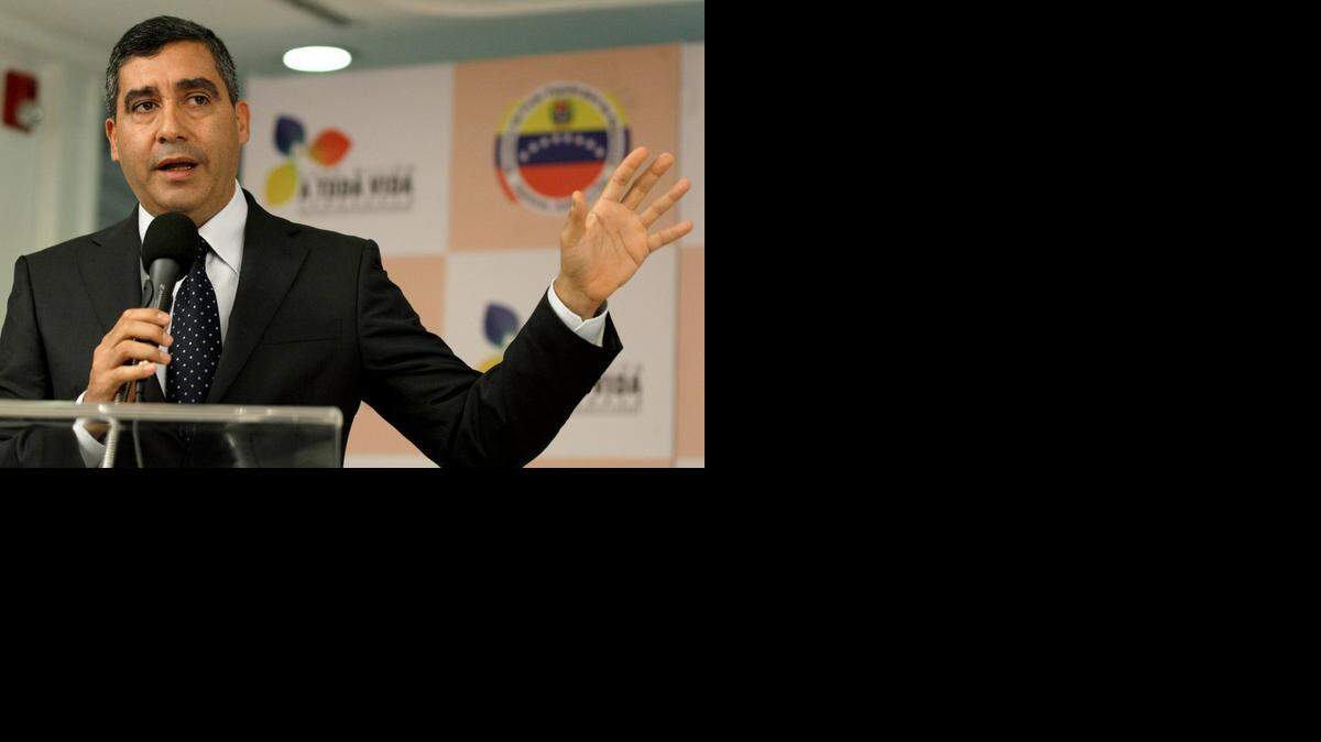 
El ministro del Interior y Justicia de Venezuela, Miguel Rodríguez Torres, en una imagen de archivo. Rodríguez dijo el sábado que está a la espera de que el presidente del país, Nicolás Maduro, le ordene informar sobre la investigación del asesinato del diputado chavista Robert Serra que, destacó, “está muy avanzada”.
