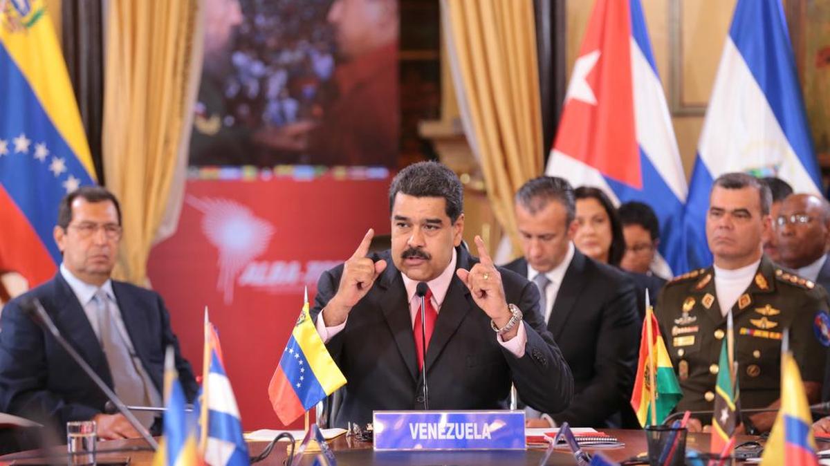 Fotografía cedida por el Palacio de Miraflores del presidente de Venezuela Nicolás Maduro (c), durante la instalación de la Cumbre del Alba-TCP el domingo 5 de Marzo de 2017, en la ciudad de Caracas (Venezuela).