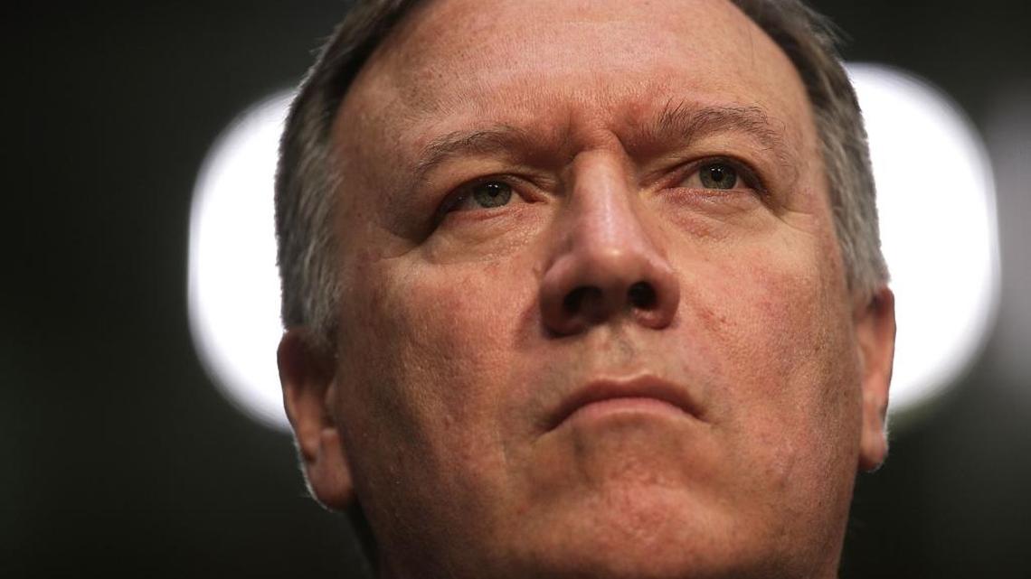 El director de la Agencia Central de Inteligencia (CIA), Mike Pompeo, testifica ante el Comité de Inteligencia del Senado en el Capitolio en Washington, DC., el 11 de mayo.