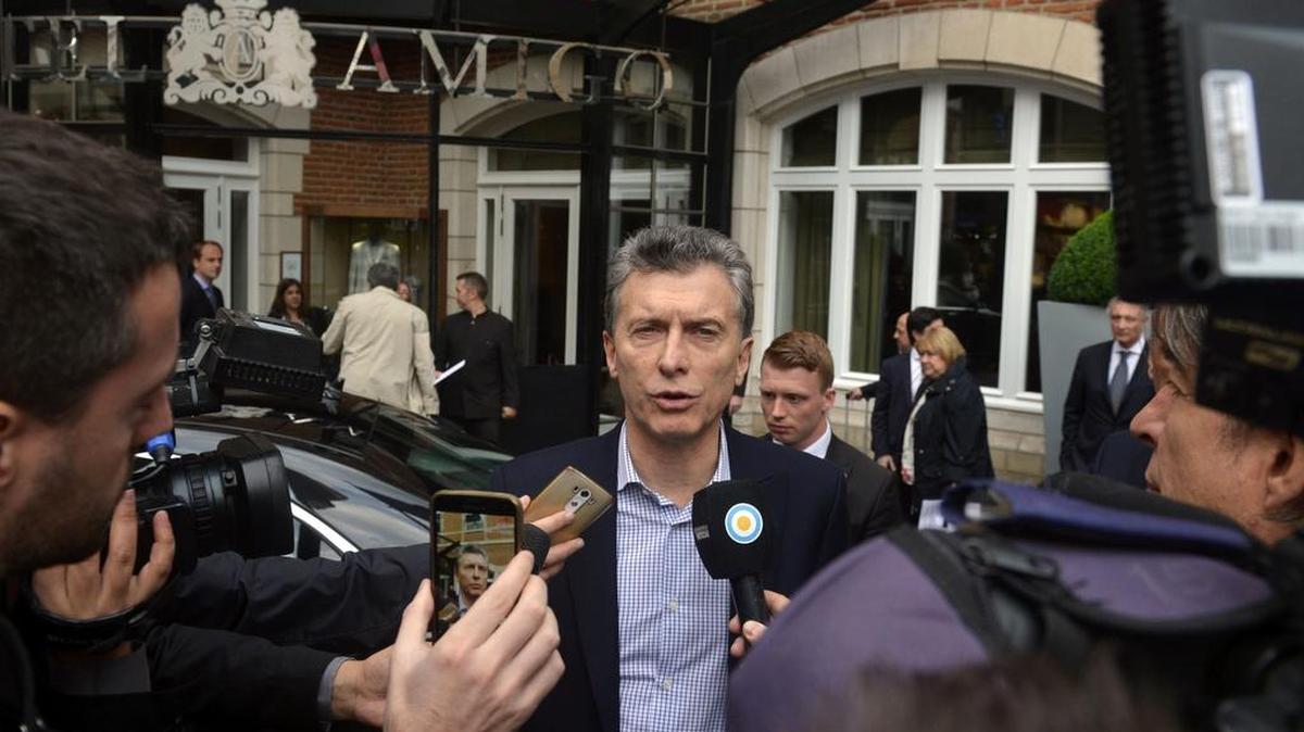 El presidente argentino, Mauricio Macri habla con la prensa en Bruselas, el 3 de julio de 2016.