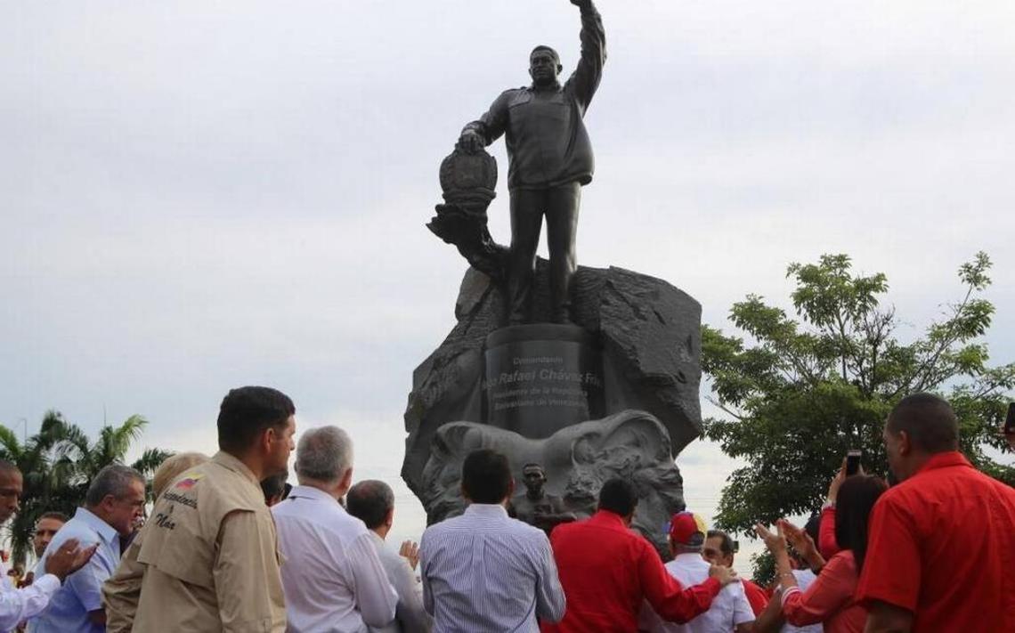 Acto de develación de la estatua de Hugo Chávez el 7 de octubre del 2016 en Sabaneta.