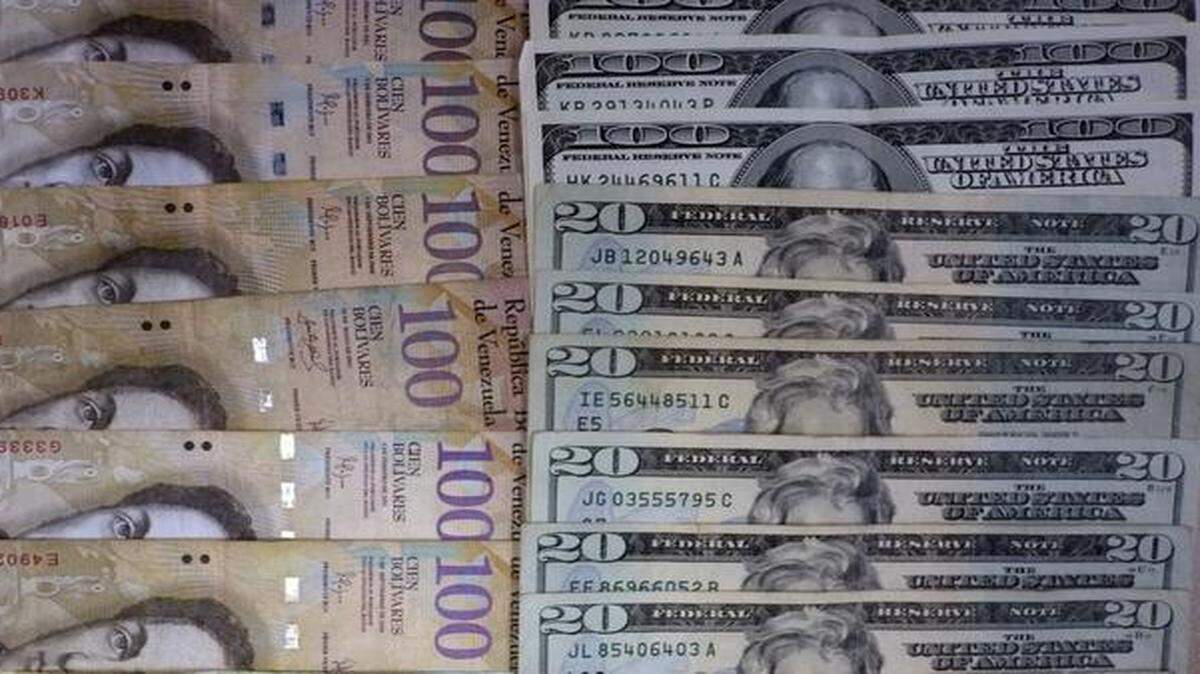 Este nuevo mercado, llamado Simadi, estará alimentado por empresas públicas y privadas y particulares que deseen comprar o vender dólares en casa de cambio, bancos y operadores de bolsa en efectivo, bonos y transferencias.
