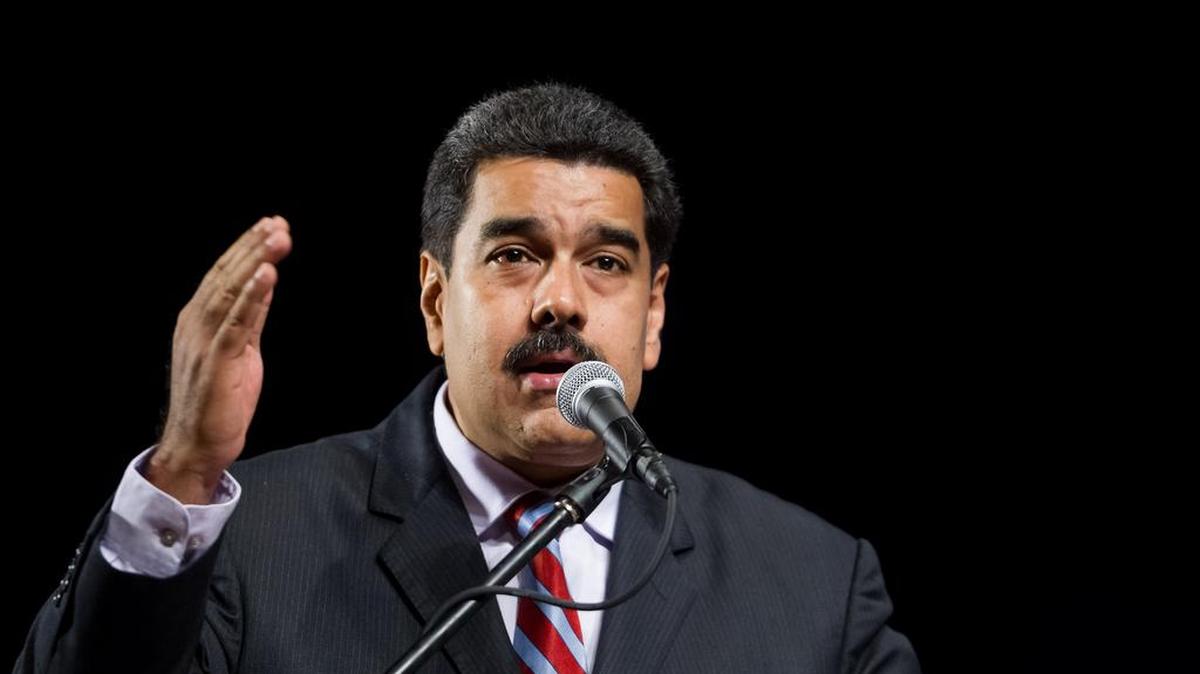 El presidente de Venezuela Nicolás Maduro pronuncia un discurso durante la instalación Consejo Nacional de Economía Productiva el martes 19 de enero de 2016, en la ciudad de Caracas (Venezuela).