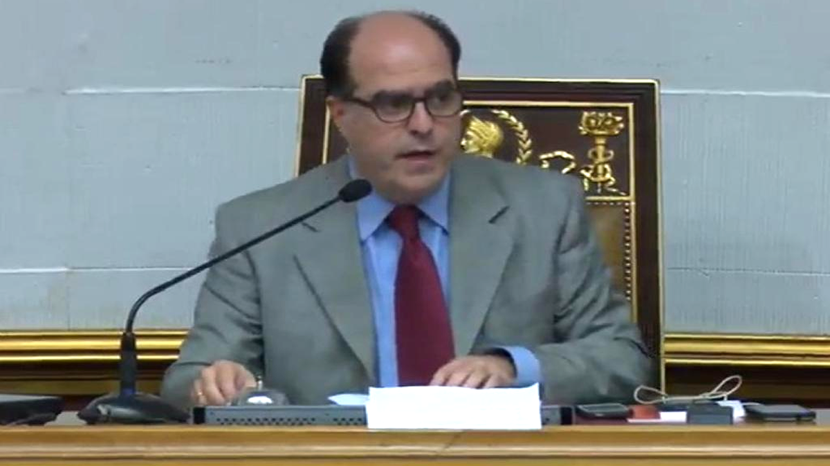 Julio Borges, el nuevo presidente de la Asamblea Nacional de Venezuela, durante la sesión del lunes por la tarde.