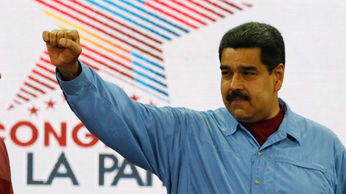 Fotografía cedida por el Palacio de Miraflores que muestra al presidente venezolano, Nicolás Maduro, durante un acto de Gobierno el miércoles 13 de abril de 2016, en Caracas (Venezuela).