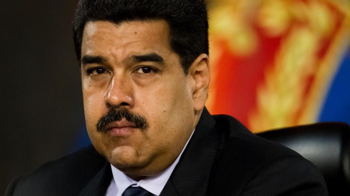El presidente venezolano, Nicolás Maduro, participa en la instalación de la Comisión de la Verdad sobre hechos políticos violentos ocurridos en Venezuela en los últimos años, el martes 12 de abril de 2016, en Caracas (Venezuela).