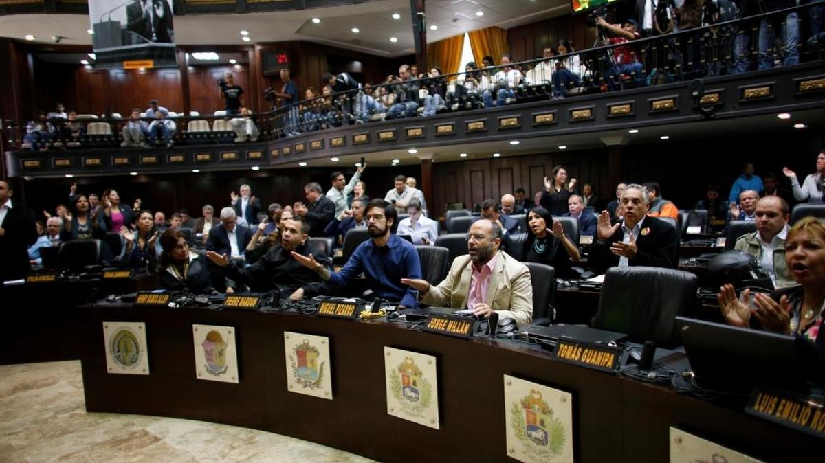 Legisladores de la oposición venezolana en las instalaciones de ese foro en Caracas, el 2 de agosto del 2017.