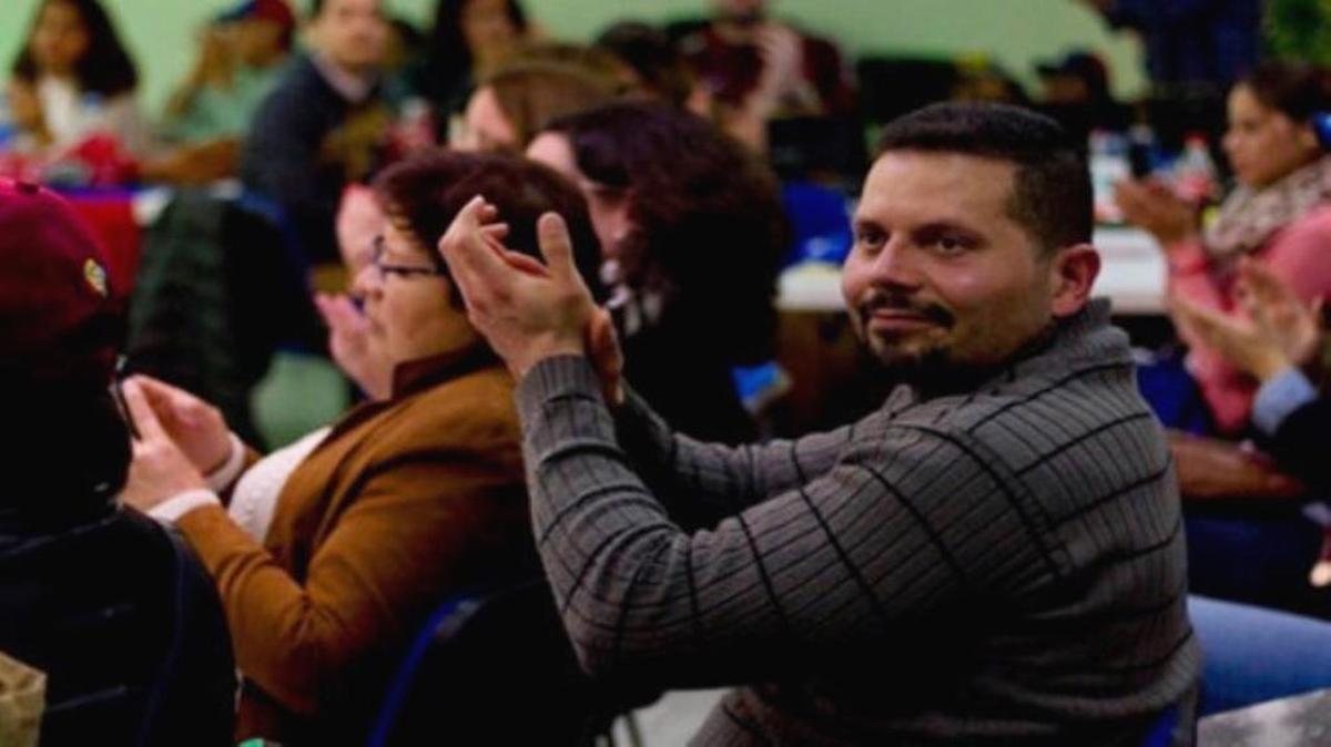 José Rafael Vásquez Mora, el supuesto espía chavista, participa de un evento opositor el 6 de diciembre del 2015, en un evento que organizó la Asociación de Periodistas de Venezolanos en España en la sede del blog digital Correo del Orinoco en Madrid, con motivo de las elecciones parlamentarias.