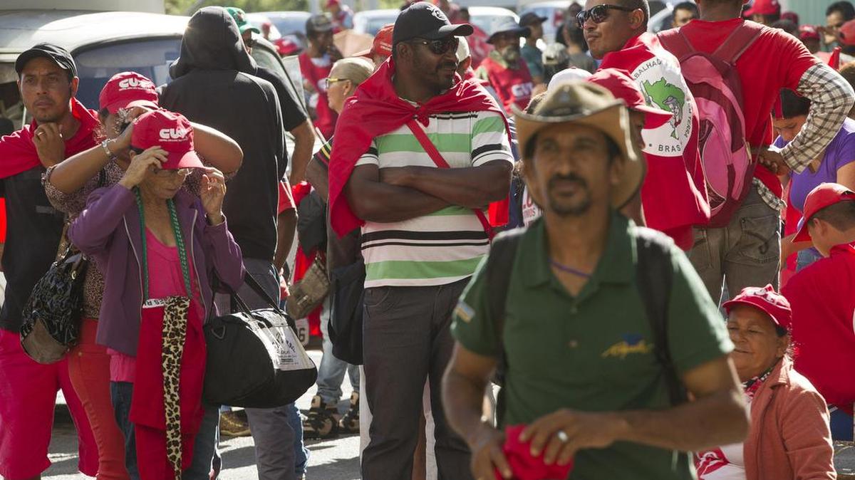 Manifestantes ocuparon el miércoles el Ministerio de Hacienda en Brasilia, en protesta contra la reforma al régimen de jubilaciones propuesto por el presidente Michel Temer.