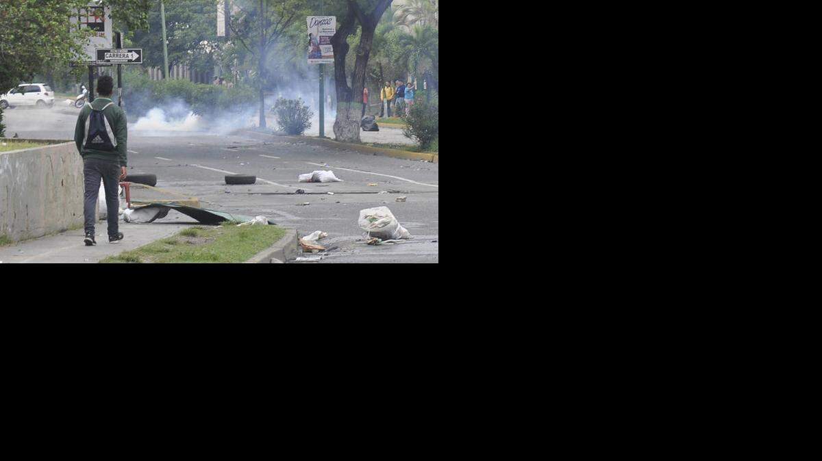 
Del total de detenidos, 47 personas son de la ciudad venezolana Barquisimeto, donde el viernes hubo manifestaciones antigubernamentales.
