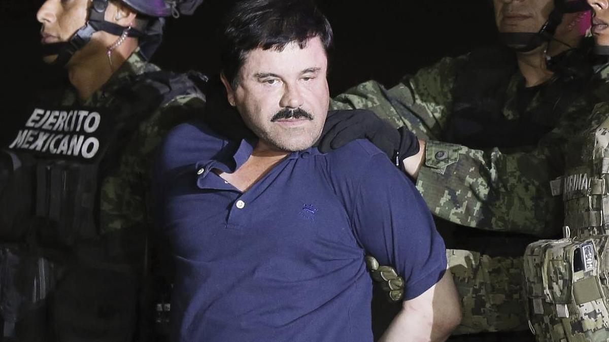 Fotografía de archivo del 8 de enero de 2016 del narcotraficante Joaquín “el Chapo” Guzmán. Las autoridades mexicanas trasladaron el sábado 7 de mayo de 2016, a Guzmán desde el penal del Altiplano, en el central Estado de México, a otra cárcel de máxima seguridad en Ciudad Juárez, en la frontera con EEUU, en medio de rumores sobre su posible extradición al vecino país.