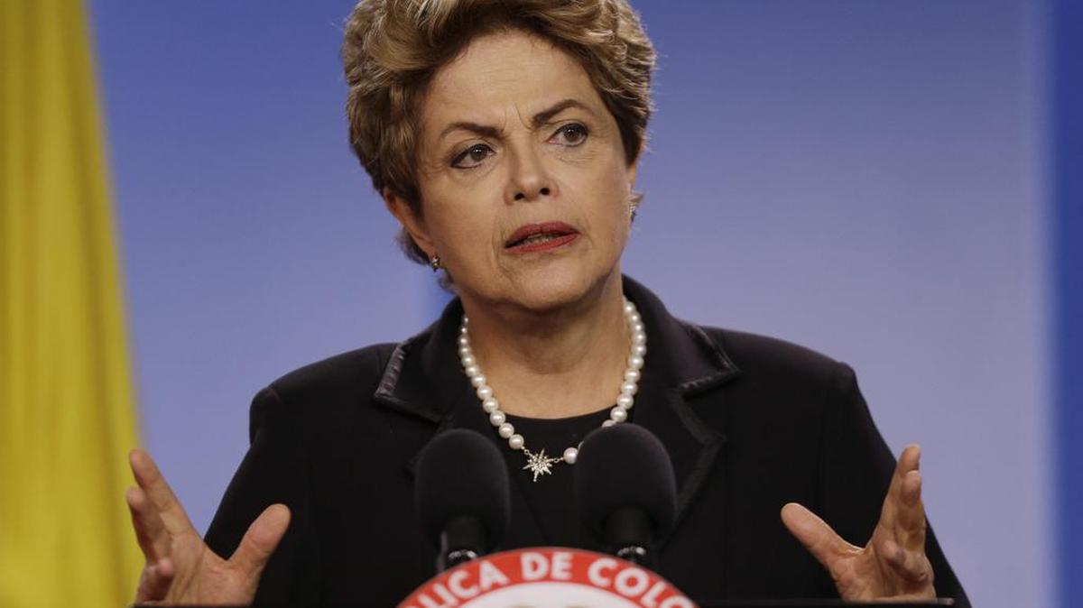 
El gobierno brasileño insistió el martes en que un juicio político para destituir a la presidenta Dilma Rousseff supondría una “ruptura constitucional”.
