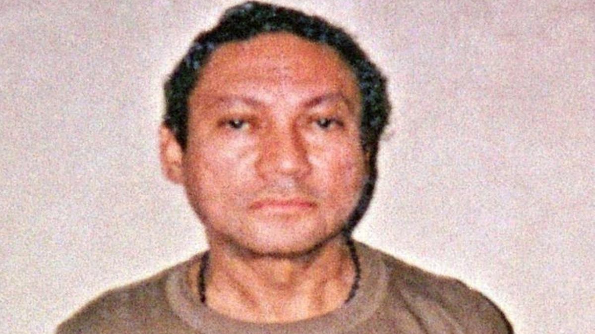 El exgeneral panameño Manuel Antonio Noriega en foto de archivo de 1990.