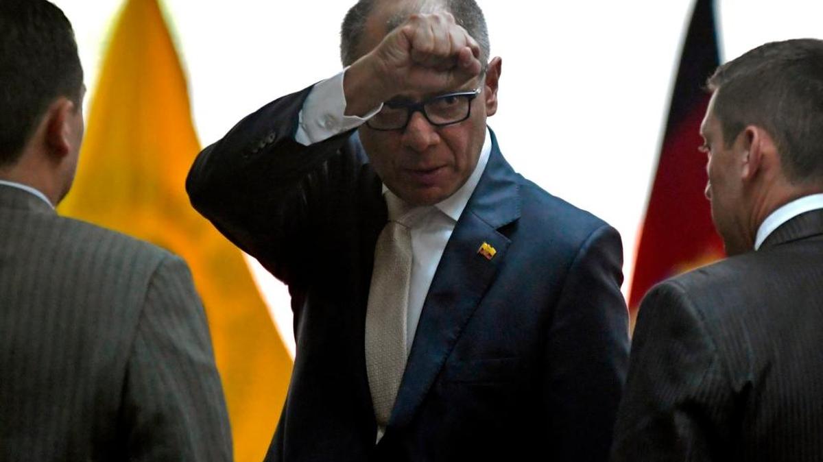 Jorge Glas, vicepresidente de Ecuador, a su llegada a la Corte Nacional de Justicia para asistir a la audiencia este miércoles 13 de diciembre del 2017 en la que se le sentenció a seis años de cárcel por el caso Odebrecht.