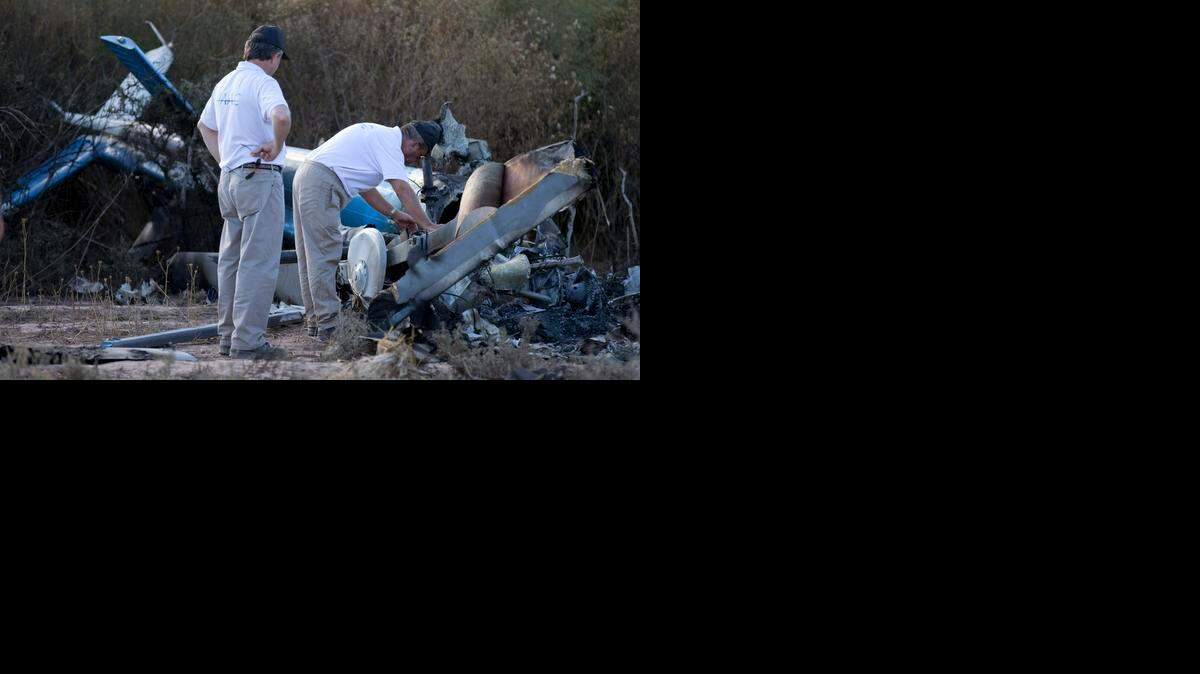 
La identificación de las 10 víctimas fatales del choque de dos helicópteros en la norteña provincia argentina de La Rioja se realizará mediante el cotejo de su ADN con el de familiares debido a la carbonización de los cuerpos.
