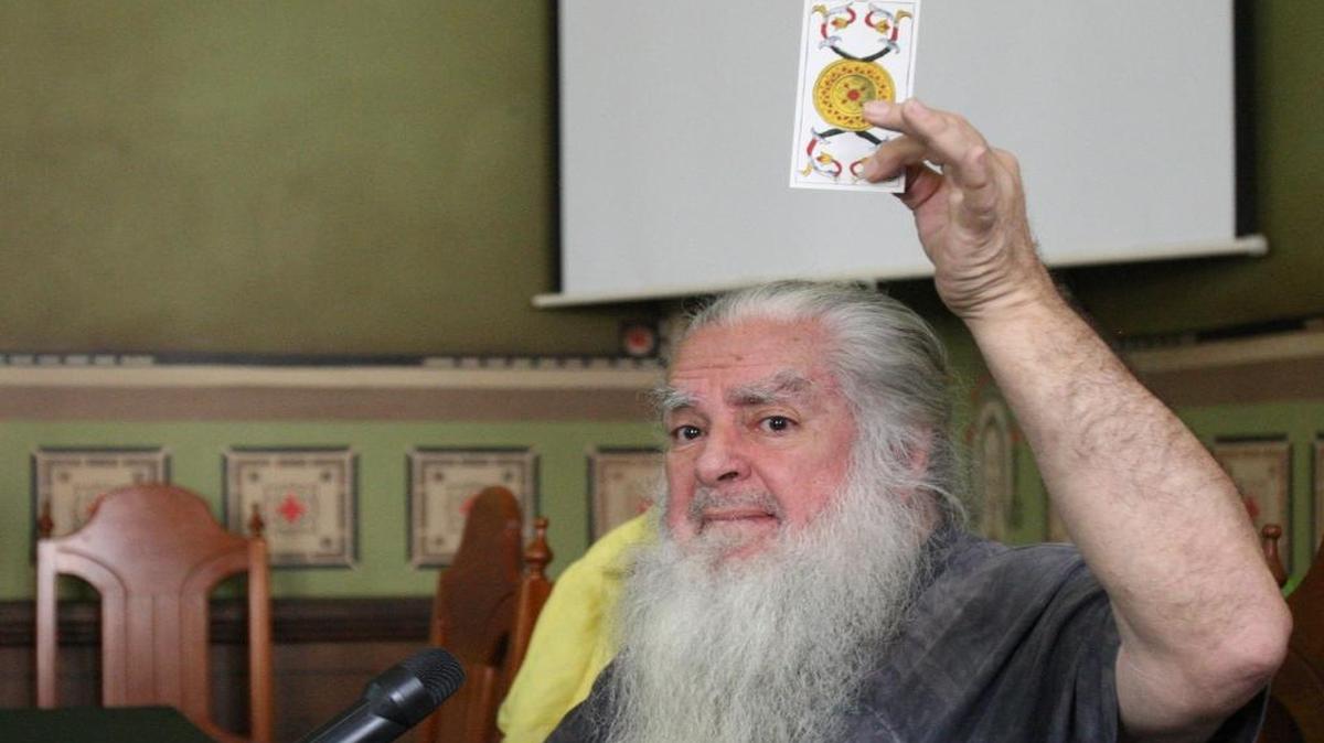 Antonio Vázquez, conocido como el “Brujo Mayor”, presenta sus previsiones para el 2016 el martes, en Ciudad de México.