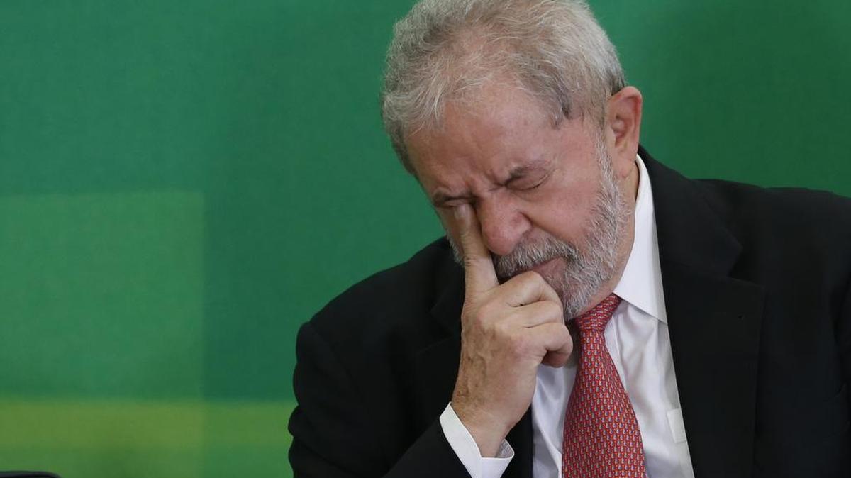 El ex presidente de Brasil Luiz Inacio Lula da Silva, es juramentado como el nuevo Jefe de Gabinete, el 17 de marzo 2016 in Brasilia, Brasil.