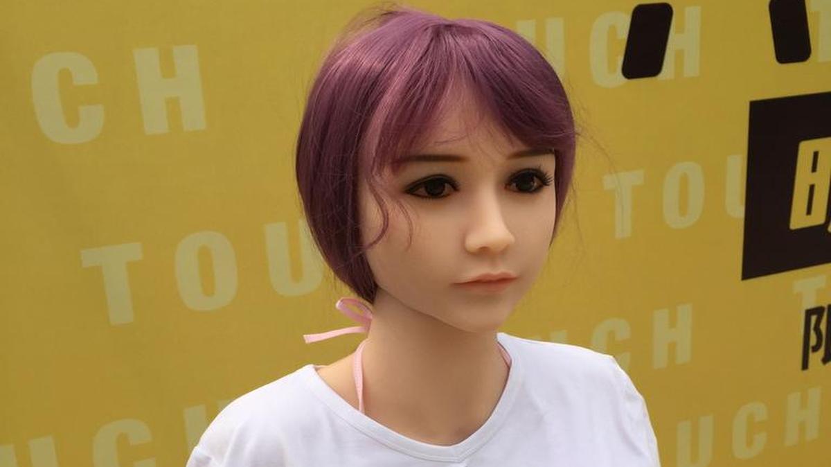 Esta foto de la foto tomada el 14 de septiembre de 2017 publicado por Touch muestra una muñeca sexual rentable en exhibición en un evento promocional en Beijing.