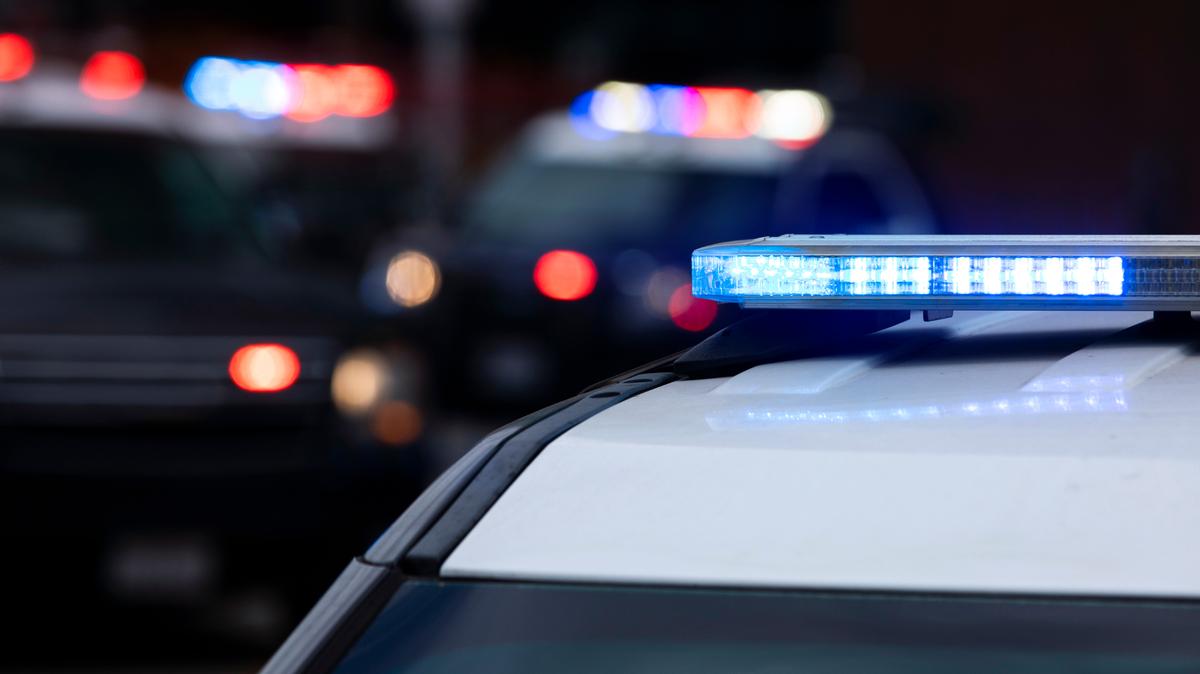 Archivo - Unidades policiales llegan al lugar de un incidente.
