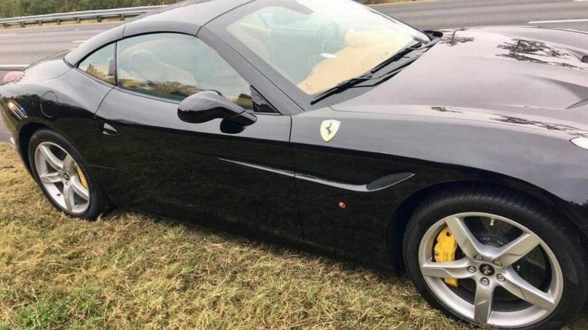 Una foto del Ferrari robado que se divulgó en las redes sociales.