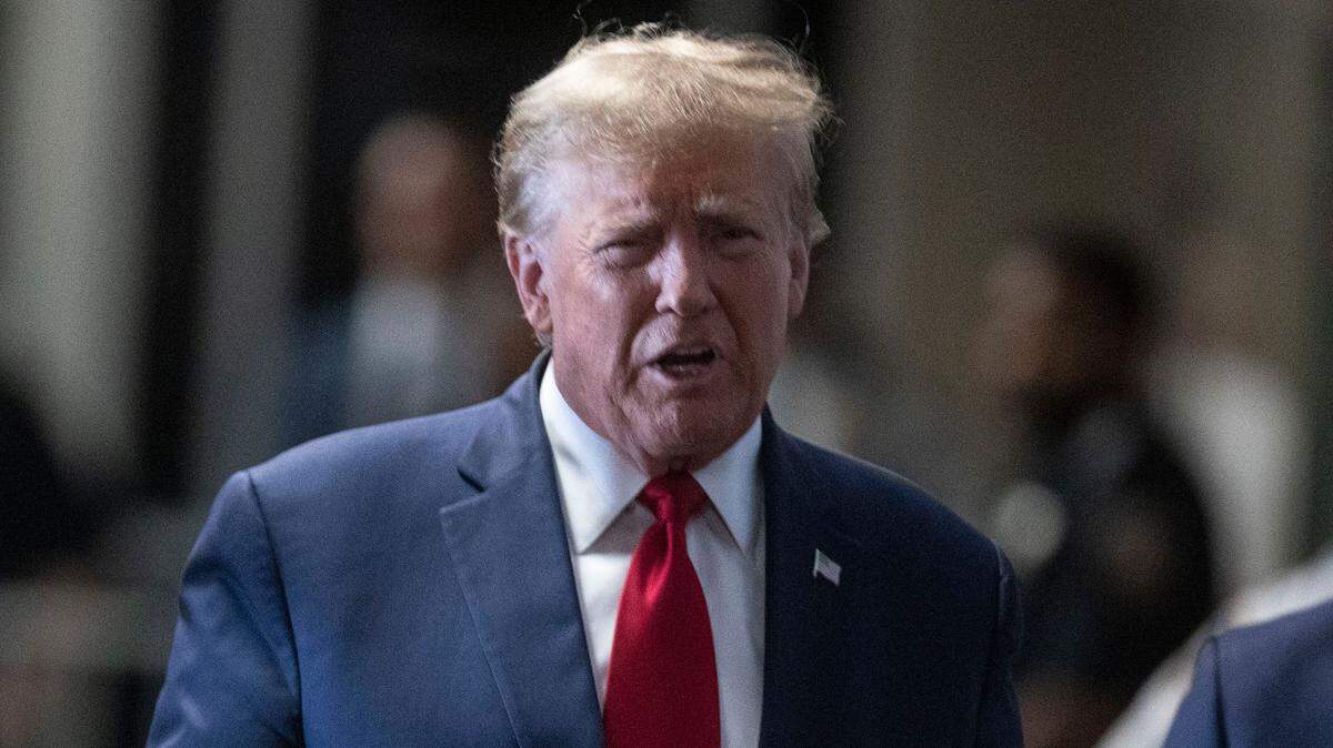 El expresidente Donald Trump en el Tribunal Penal de Manhattan antes de una audiencia el 15 de febrero.
