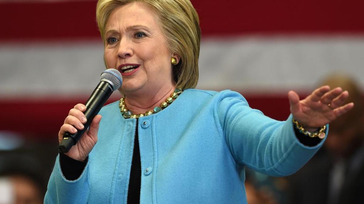 Bernie Sanders, senador por Vermont supera por unos 12 puntos a Hillary Clinton del lado demócrata.