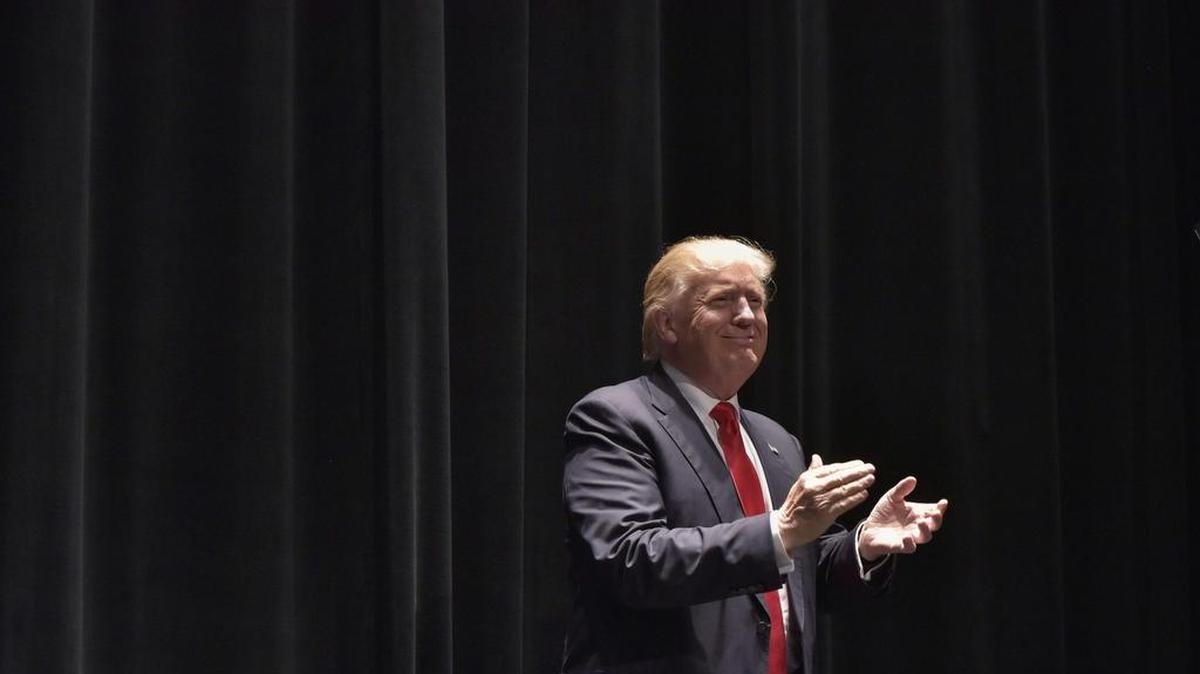 El candidato presidencial republicano, Donald Trump durante un acto electoral en Toeldo, Ohio.