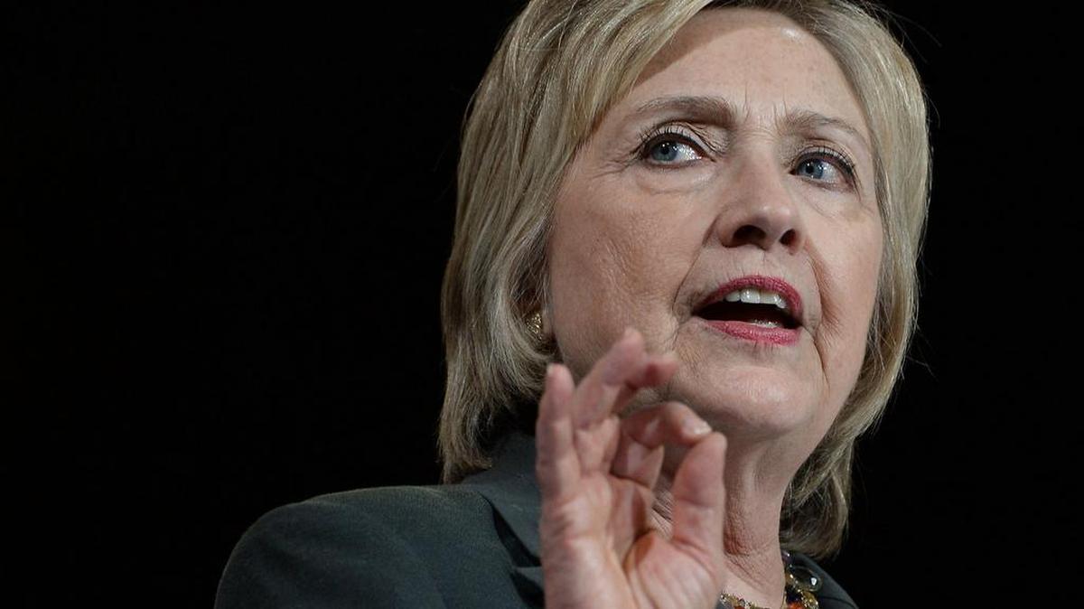 La candidata presidencial Hillary Clinton da un discurso en un acto de campaña en junio de este año en Raleigh, Carolina del Norte.