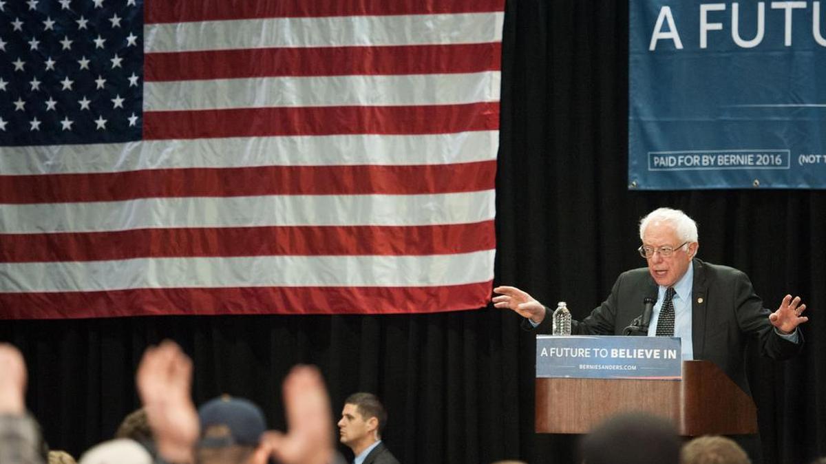 El senador Bernie Sanders durante un acto electoral en St. Louis, Missouri.